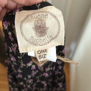 Women’s one size black floral dress
